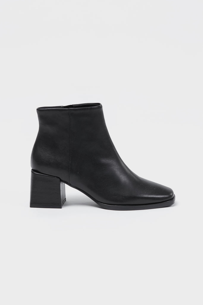 Walford Ankle Boot Black Leather Side