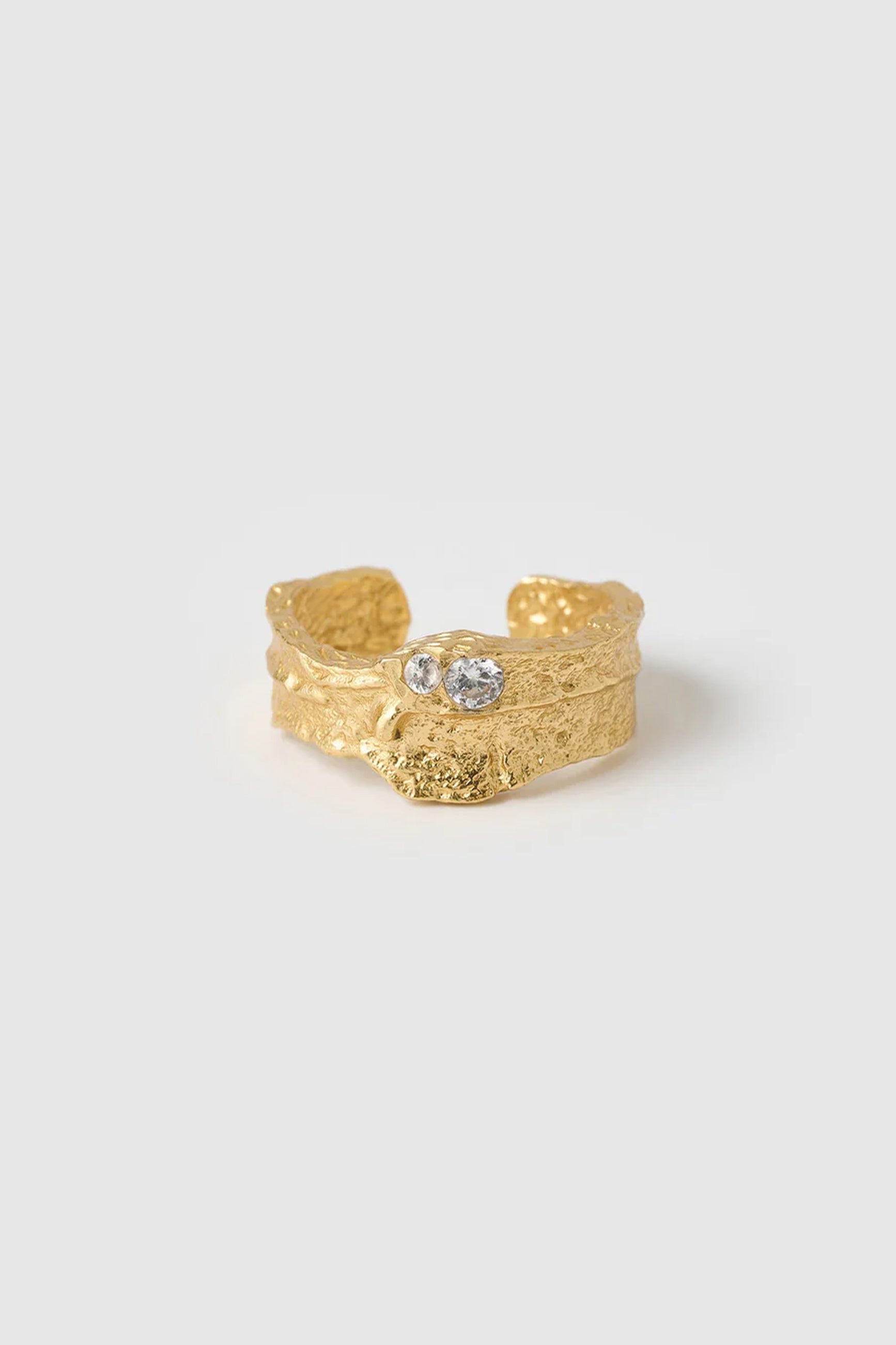 Gold plated ring with quartz stone