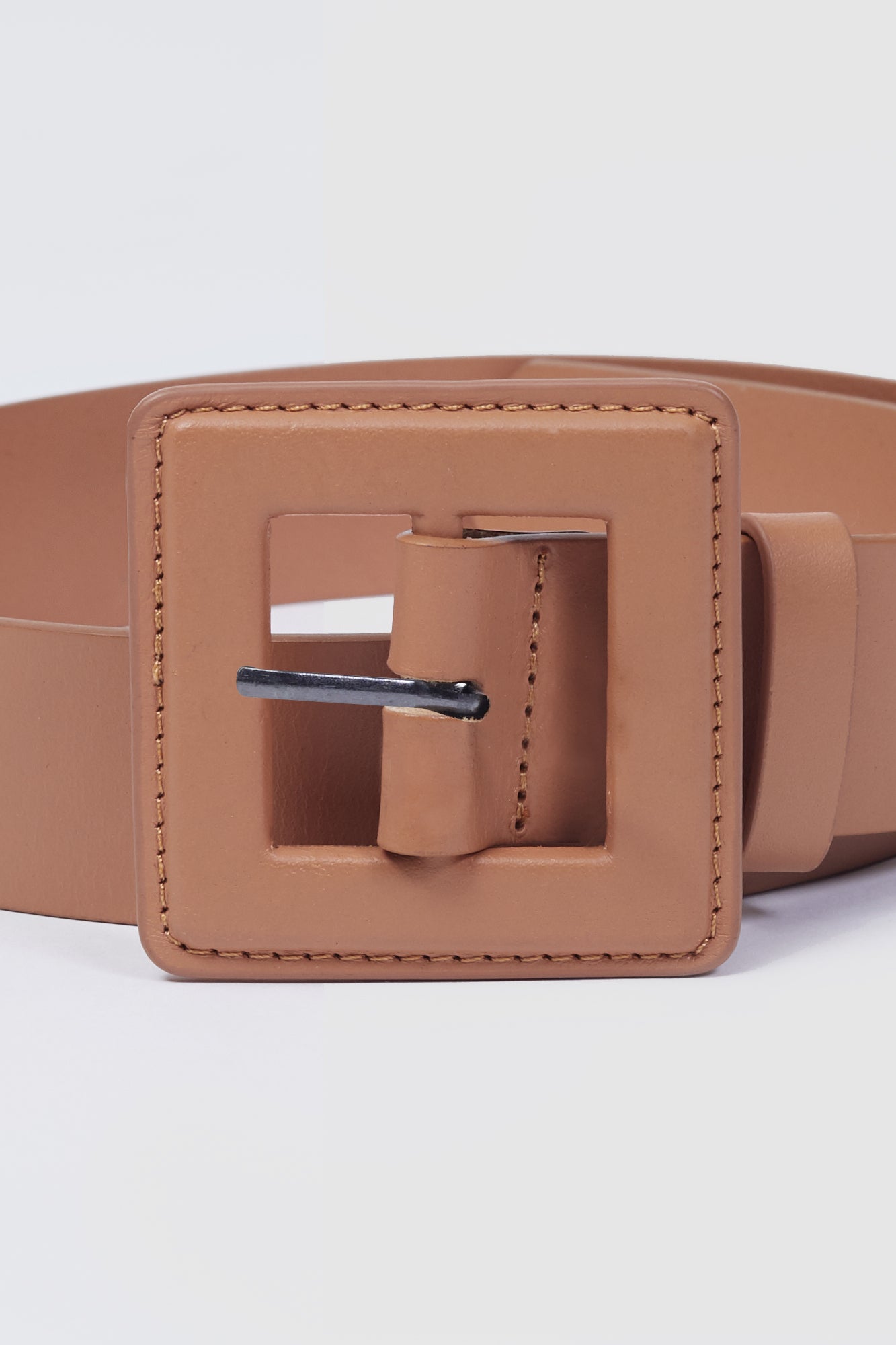 Casa Belt Caramel Square Buckle Leather Front Close Up