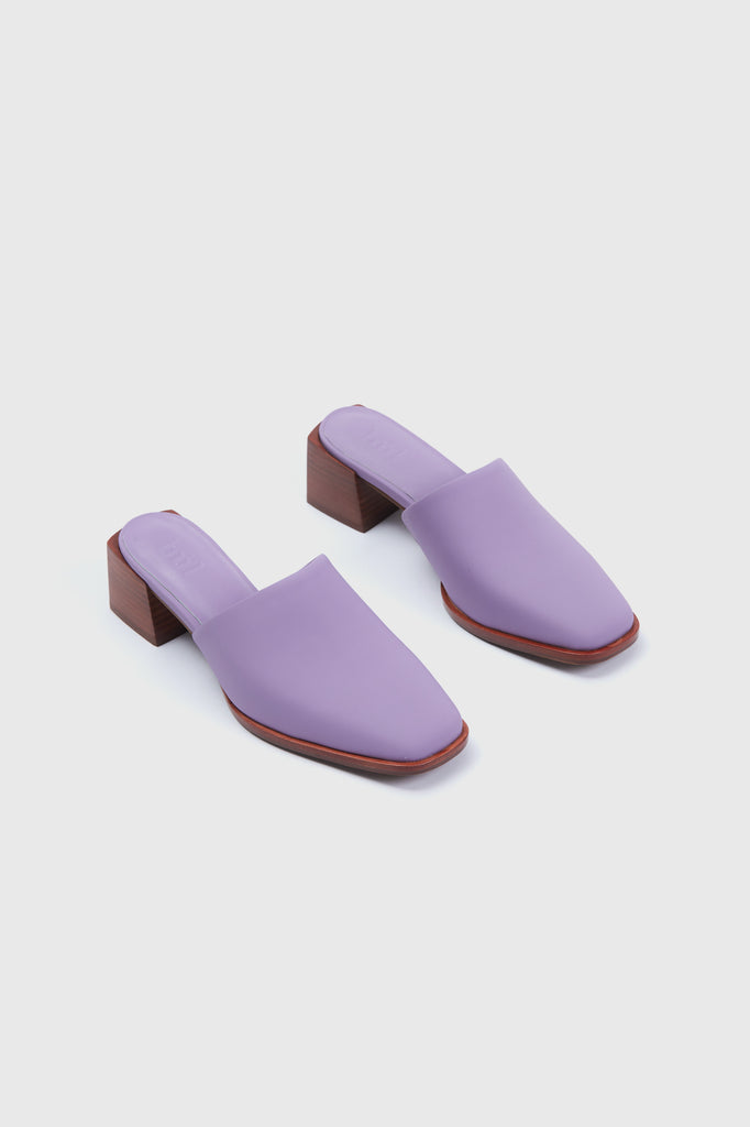Cueva Mule Lilac Wooden Heel Soft Leather Front
