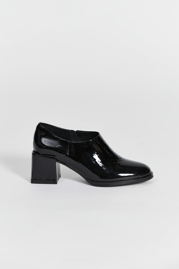 Dolomites Women's Shoe Black Chuncky Heel Glossy Leather Side