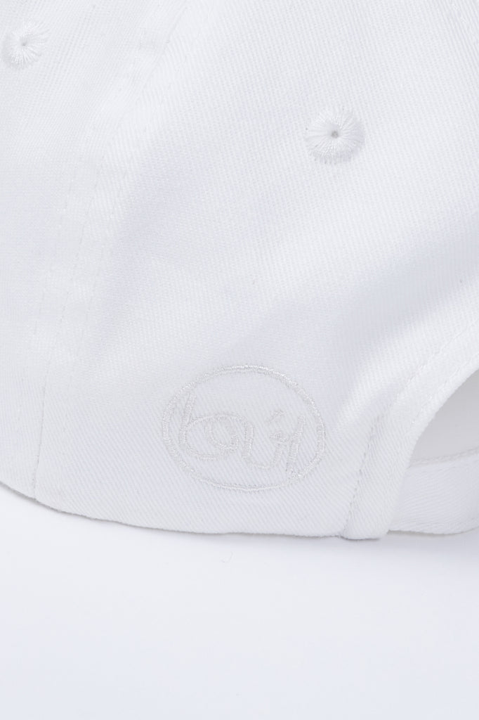 Lagarto Cap White Cotton búl Logo Close Up