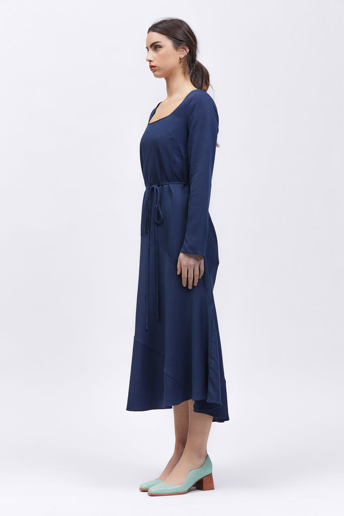 Piste Maxi Length Dress Navy Linen Side