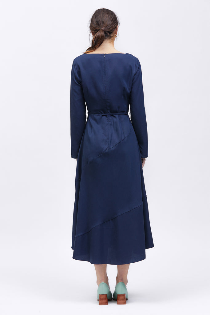 Piste Maxi Length Dress Navy Linen Back