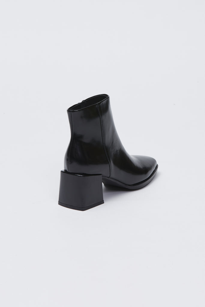Black Gloss Boot Heel